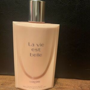 La vie eat belle body lotion